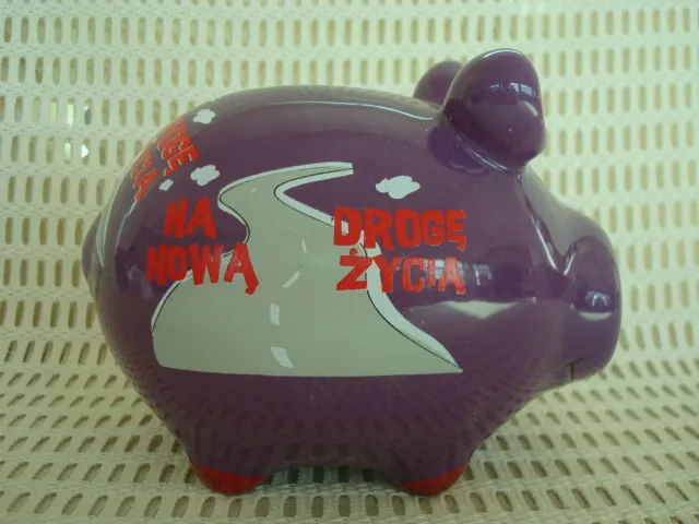 Świnka skarbonka Kukartka - Na nową drogę życia!