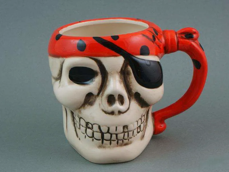 Kubek czaszka pirata