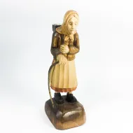 Rzeźba drewniana - Kobieta z laską