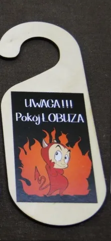 Zawieszka na drzwi - Uwaga!!! Pokój łobuza.