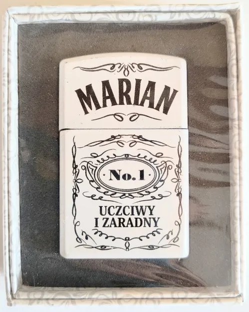 Zapalniczka z imieniem - Marian No.1 uczciwy i zaradny (biała)