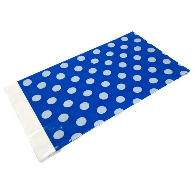 Obrus foliowy - Grochy na niebieskim tle (180 x 108 cm)