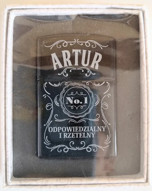Zapalniczka z imieniem czarna - Artur No.1 odpowiedzialny i rzetelny