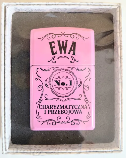 Zapalniczka z imieniem różowa - Ewa No.1 charyzmatyczna i przebojowa