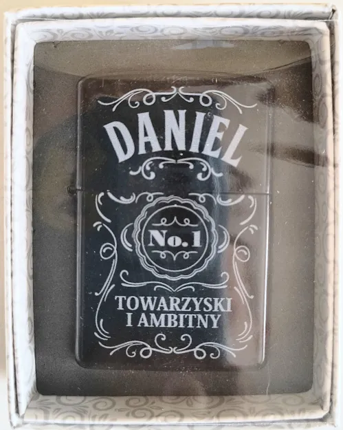 Zapalniczka z imieniem czarna - Daniel No.1 towarzyski i ambitny