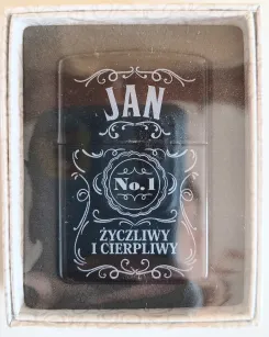 Zapalniczka z imieniem - Jan No.1 życzliwy i cierpliwy (czarna)