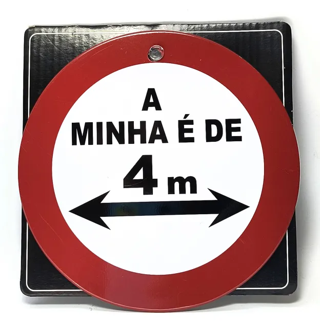 Plakietka z przylepcem - A minha é de 4m (Mój ma 4m)