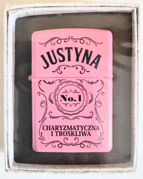 Zapalniczka z imieniem różowa - Justyna No.1 charyzmatyczna i troskliwa