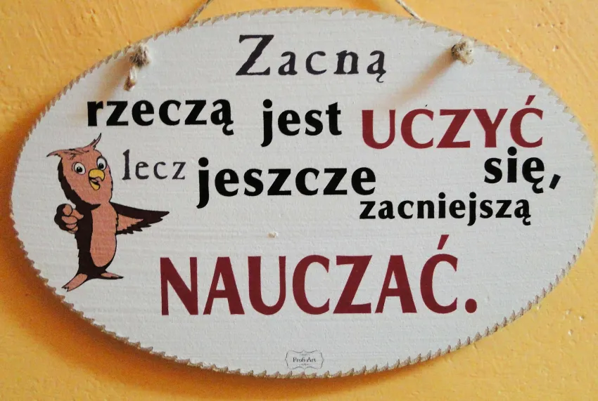 Tabliczka Retro Vintage, owal duża - Zacną rzeczą jest uczyć się, lecz jeszcze zacniejszą nauczać