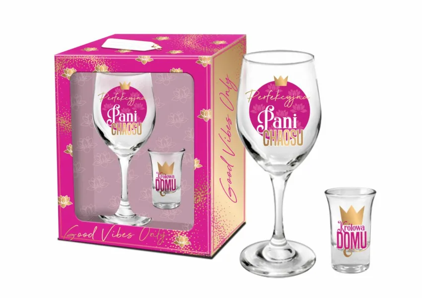 Zestaw kieliszek do wina, kieliszek do wódki - Perfekcyjna Pani chaosu / Królowa domu