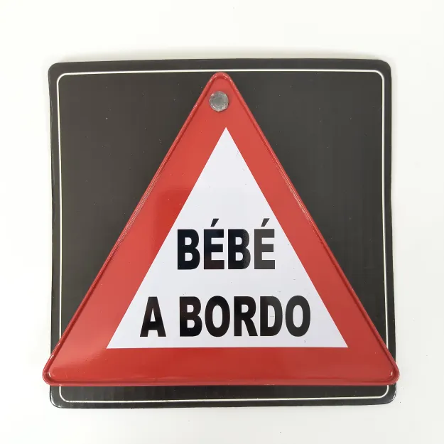 Plakietka z przylepcem - Bébé a bordo (dziecko na pokładzie)